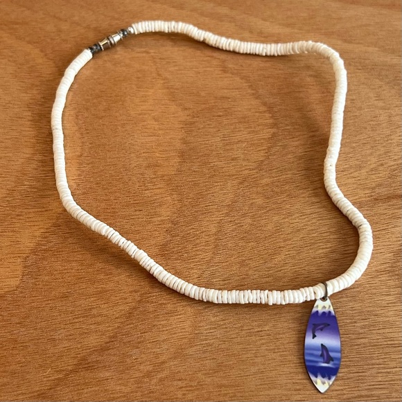 Authentic Vintage Y2K Puca Shell Necklace with Surfboard Shaped Dolphin Charm - Picture 2 of 5
